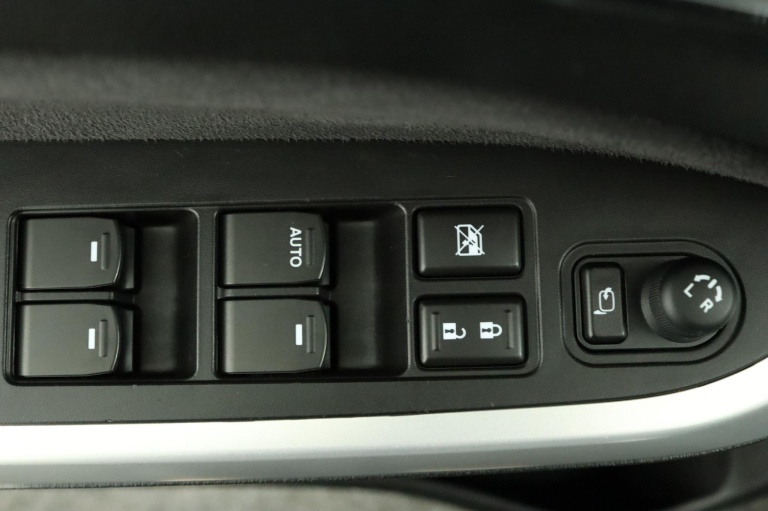 Suzuki Vitara - 1.6 High Executive 29