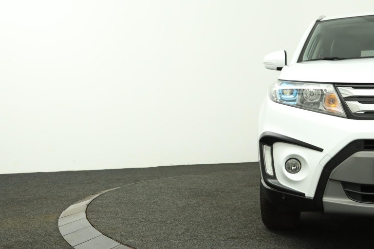 Suzuki Vitara - 1.6 High Executive 36