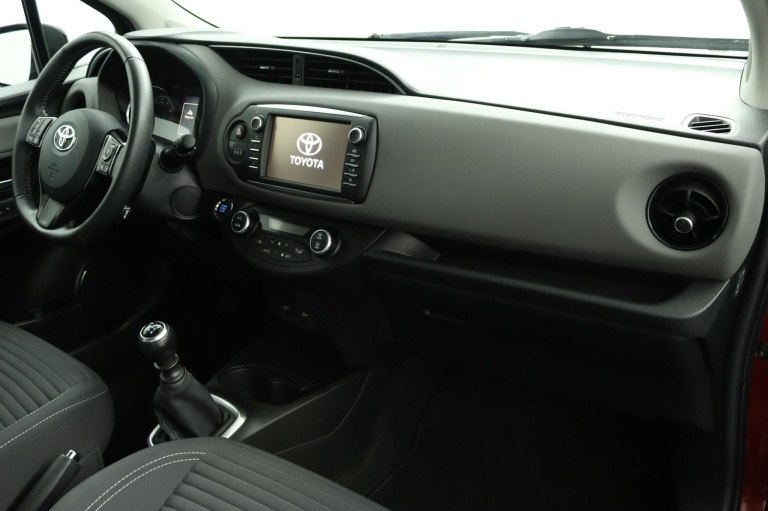 Toyota Yaris - 1.5 VVT-i Dynamic 42