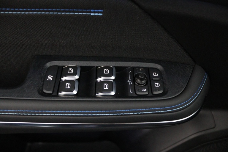 Lynk & Co 01 - 1.5 25