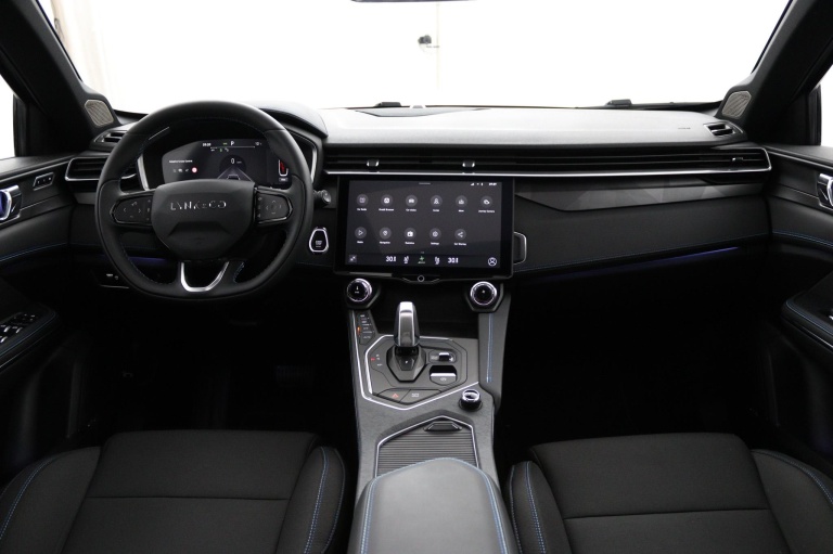 Lynk & Co 01 - 1.5 4