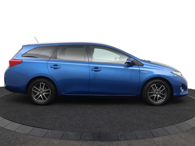 Toyota Auris Touring Sports - 1.8 Hybrid 13