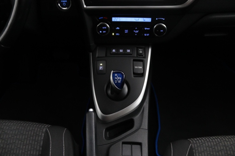 Toyota Auris Touring Sports - 1.8 Hybrid 26