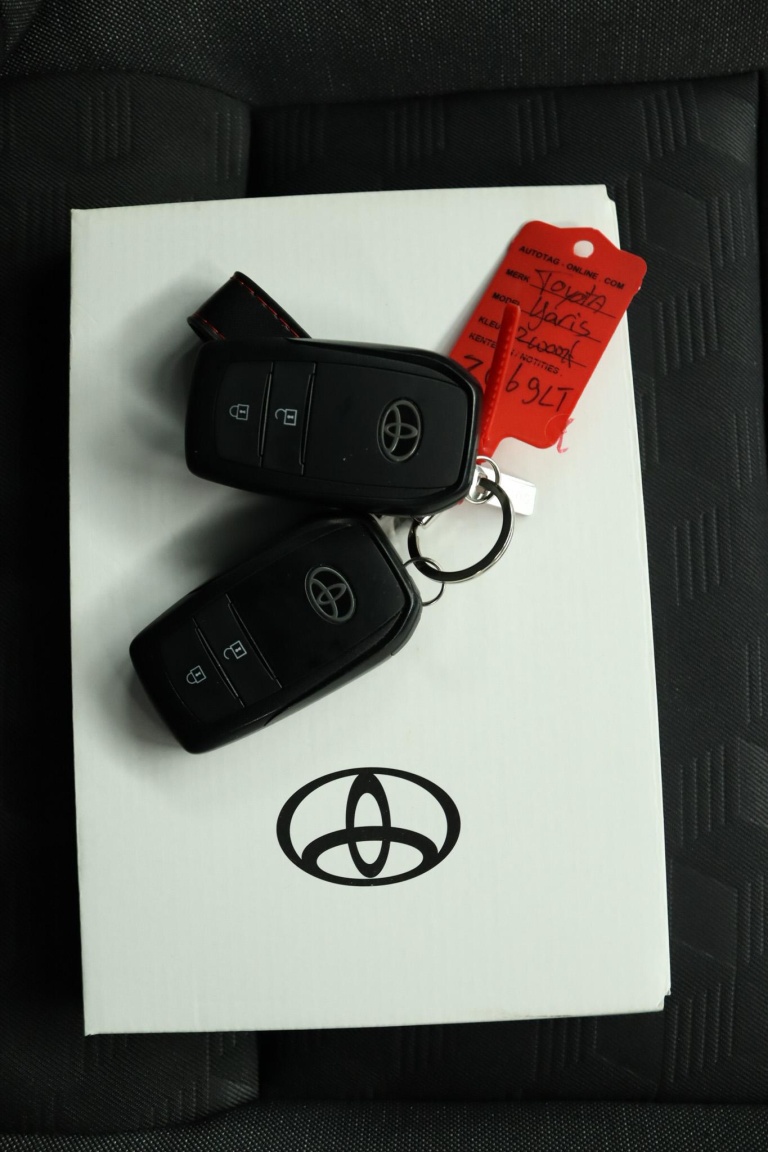 Toyota Yaris - 1.5 Hybrid 115 First Edition 11