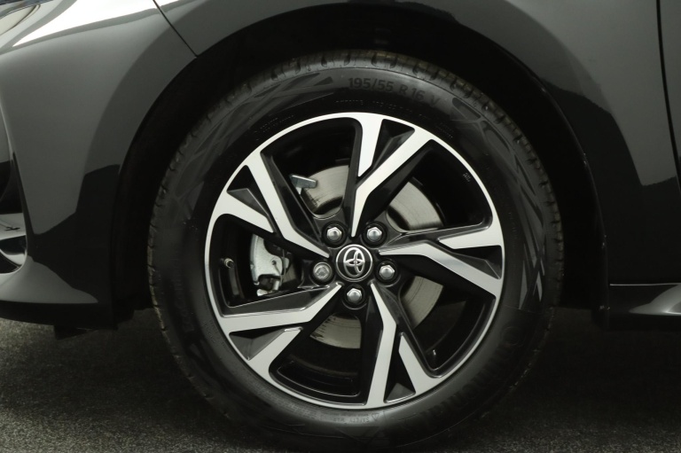 Toyota Yaris - 1.5 Hybrid 115 First Edition 37
