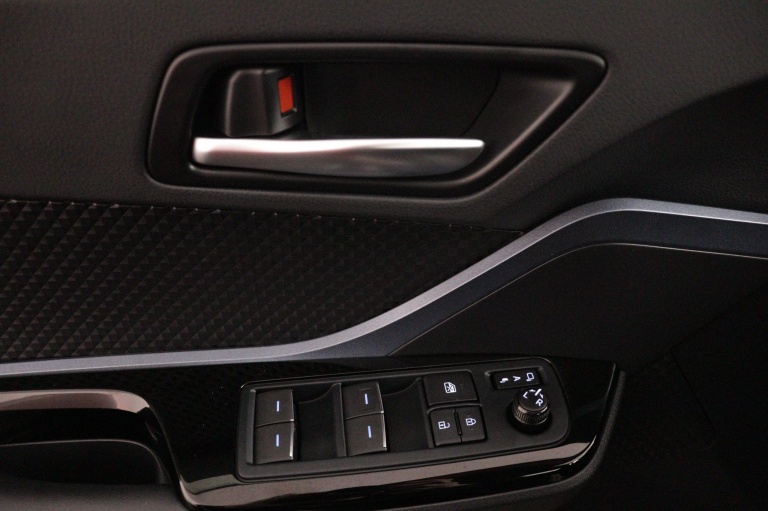Toyota C-HR - 1.8 Hybrid Bi-Tone Plus 26