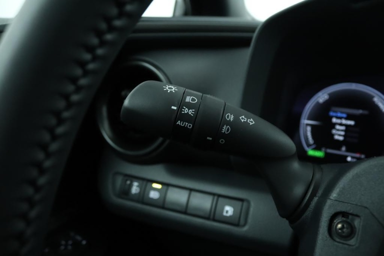 Toyota C-HR - 1.8 Hybrid 140 Dynamic 29