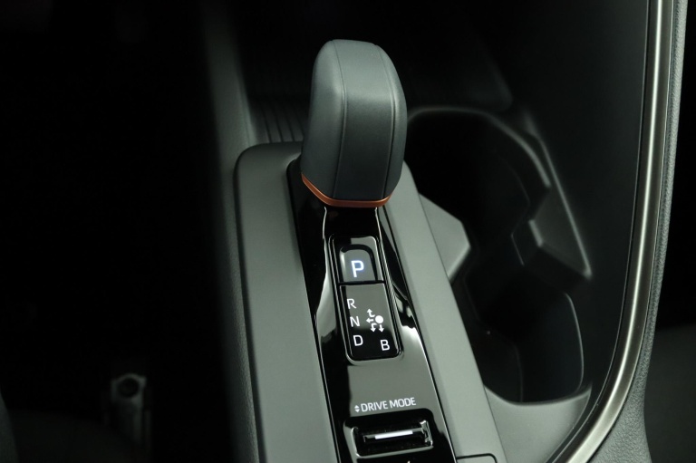 Toyota C-HR - 2.0 Plug-in Hybrid 220 ADG Limited Edition 27