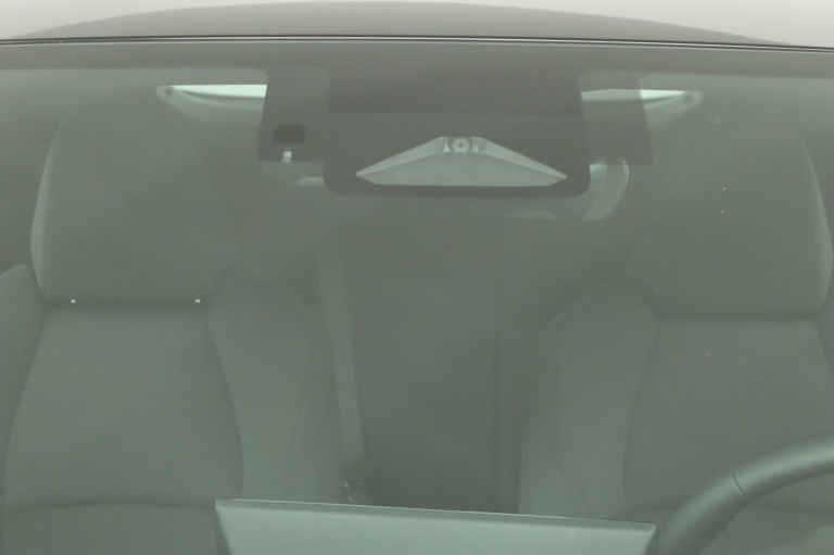 Toyota C-HR - 2.0 Plug-in Hybrid 220 ADG Limited Edition 38