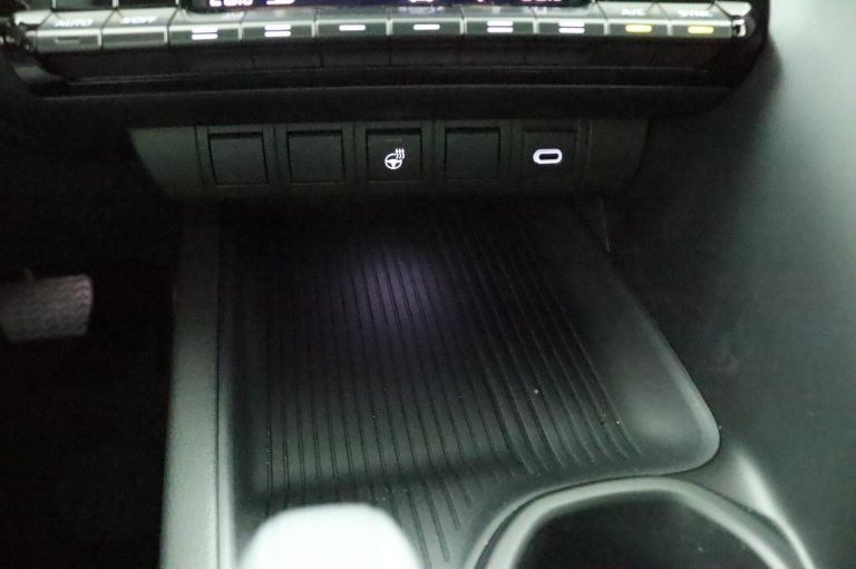 Toyota C-HR - 2.0 Plug-in Hybrid 220 ADG Limited Edition 56