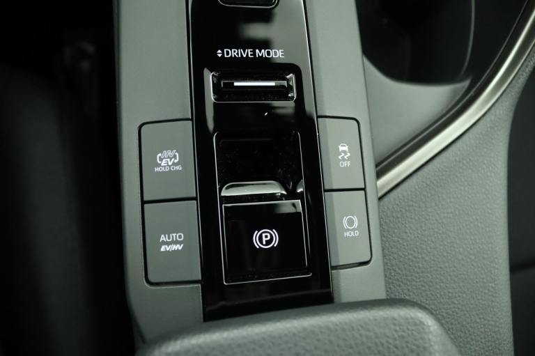 Toyota C-HR - 2.0 Plug-in Hybrid 220 ADG Limited Edition 57