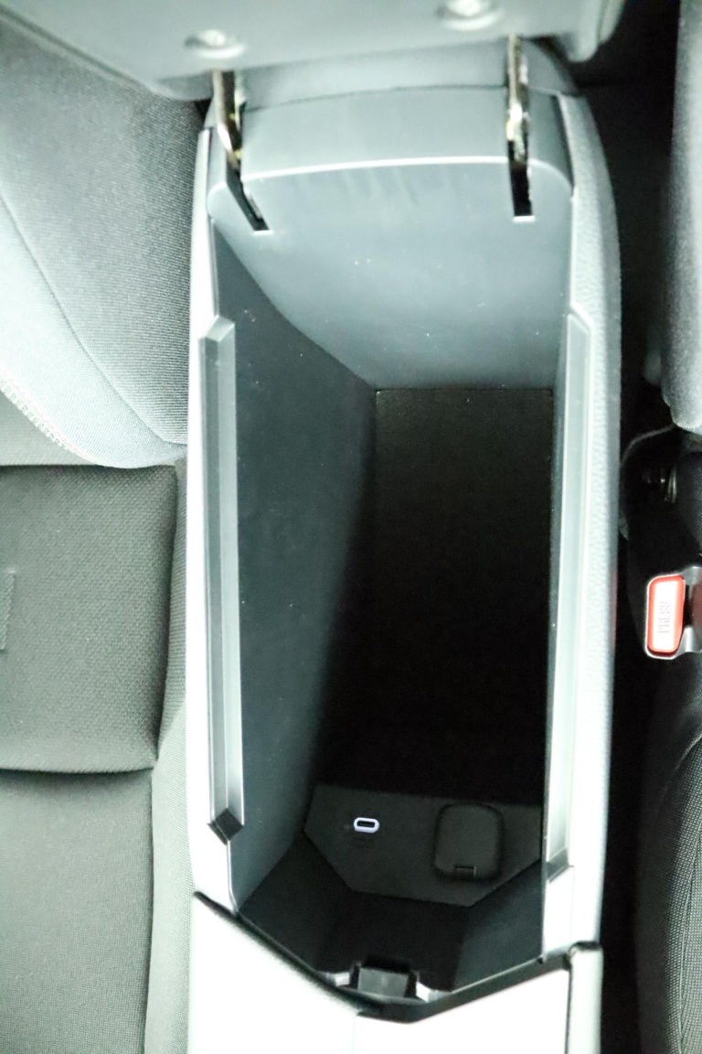 Toyota C-HR - 2.0 Plug-in Hybrid 220 ADG Limited Edition 60