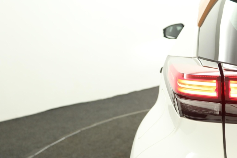 Toyota C-HR - 2.0 Plug-in Hybrid 220 ADG Limited Edition 63