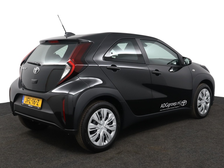 Toyota Aygo X - 1.0 VVT-i MT Play 2