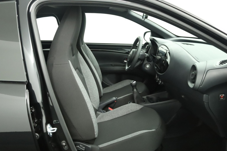 Toyota Aygo X - 1.0 VVT-i MT Play 22