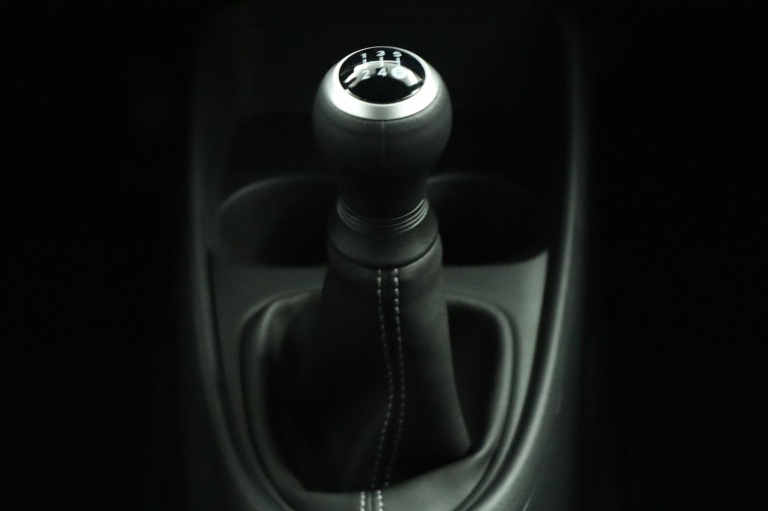 Toyota Aygo X - 1.0 VVT-i MT Play 27