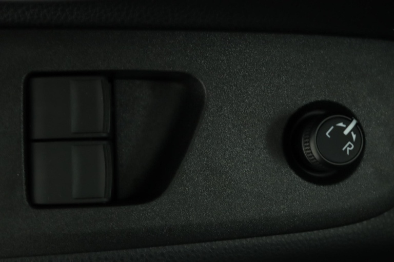 Toyota Aygo X - 1.0 VVT-i MT Play 28