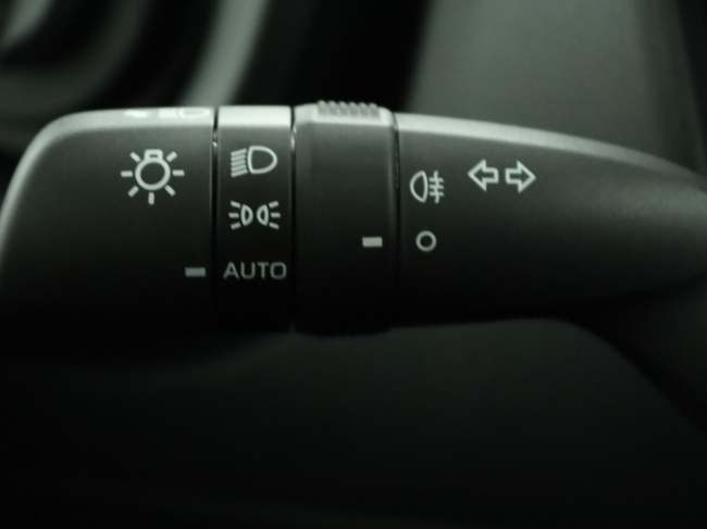 Toyota Aygo X - 1.0 VVT-i MT Play