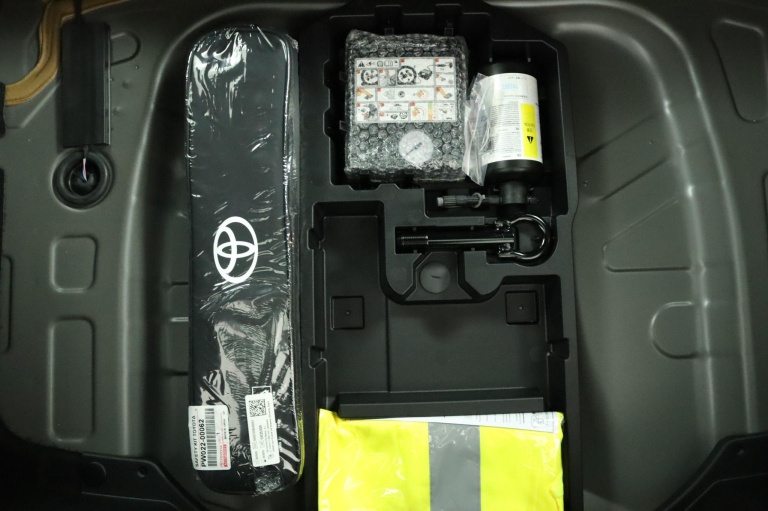 Toyota Aygo X - 1.0 VVT-i MT Play 33