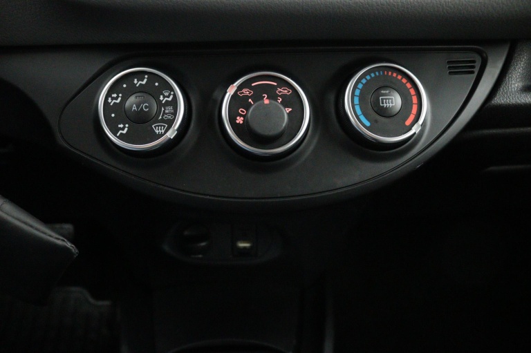 Toyota Yaris - 1.0 VVT-i Aspiration 16