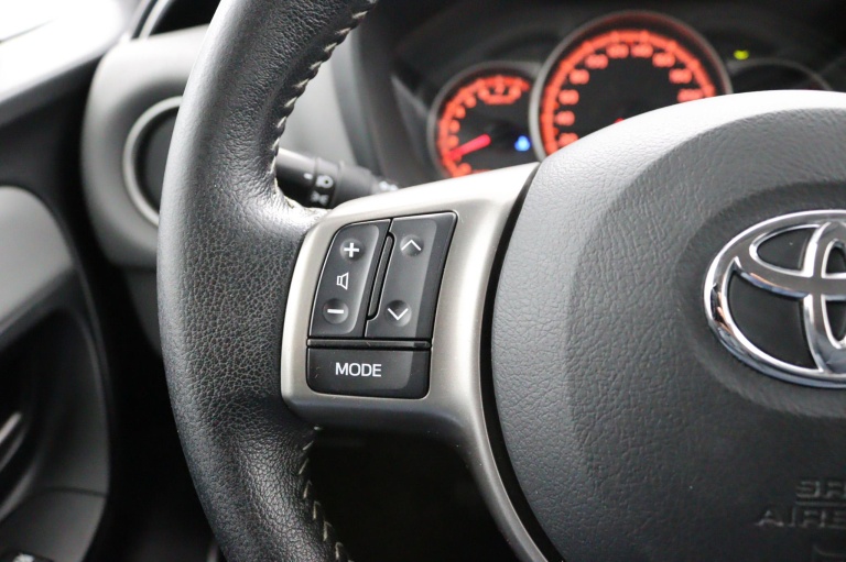 Toyota Yaris - 1.0 VVT-i Aspiration 17