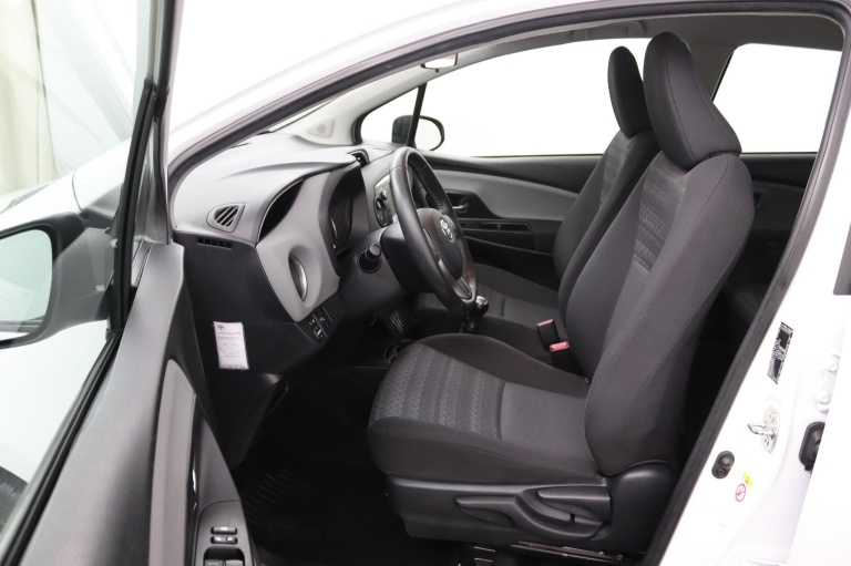 Toyota Yaris - 1.0 VVT-i Aspiration 9