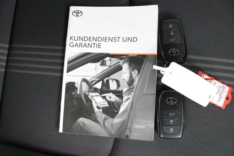 Toyota Yaris Cross - 1.5 Hybrid Adventure AWD 11