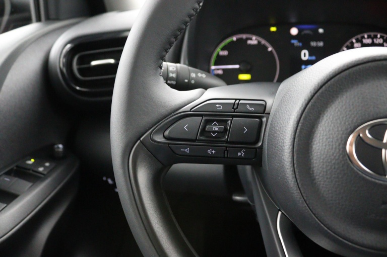 Toyota Yaris - 1.5 Hybrid 115 Comfort 18