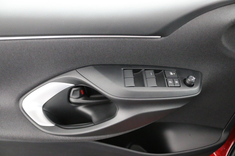 Toyota Yaris - 1.5 Hybrid 115 Comfort 28