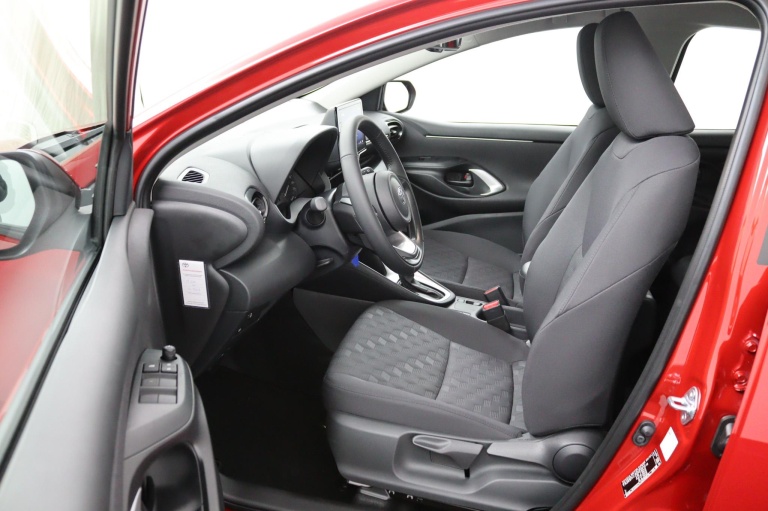 Toyota Yaris - 1.5 Hybrid 115 Comfort 9