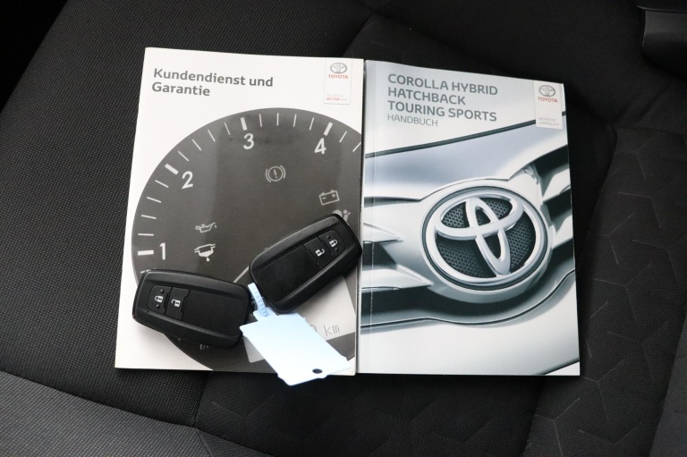 Toyota Corolla Touring Sports - 2.0 Hybrid Executive Limited 11