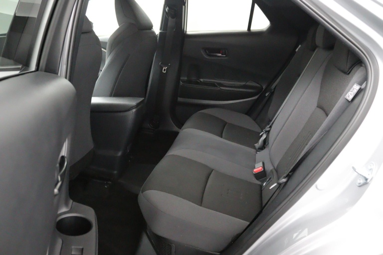 Toyota C-HR - 2.0 Plug-in Hybrid 220 Dynamic 12