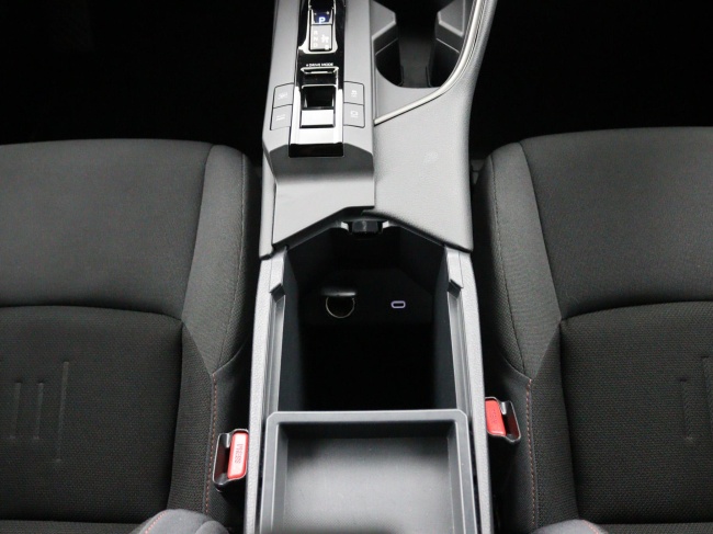 Toyota C-HR - 2.0 Plug-in Hybrid 220 Dynamic