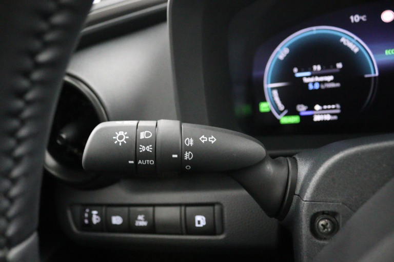 Toyota C-HR - 2.0 Plug-in Hybrid 220 Dynamic 21