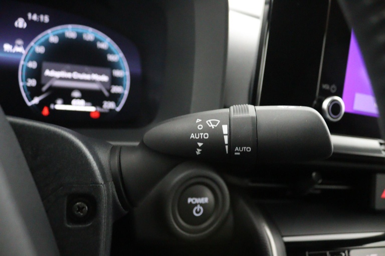 Toyota C-HR - 2.0 Plug-in Hybrid 220 Dynamic 23