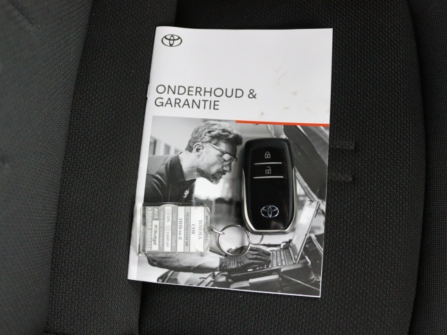 Toyota C-HR - 2.0 Plug-in Hybrid 220 Dynamic