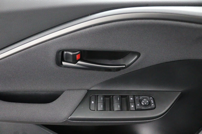 Toyota C-HR - 2.0 Plug-in Hybrid 220 Dynamic 28