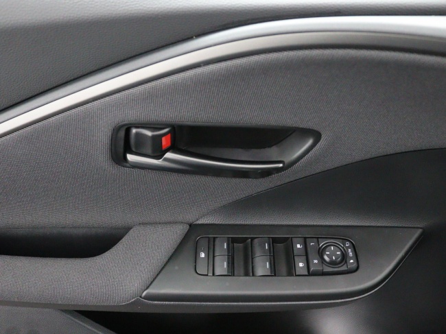 Toyota C-HR - 2.0 Plug-in Hybrid 220 Dynamic