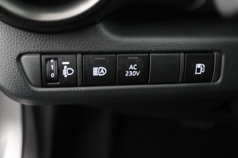 Toyota C-HR - 2.0 Plug-in Hybrid 220 Dynamic 29