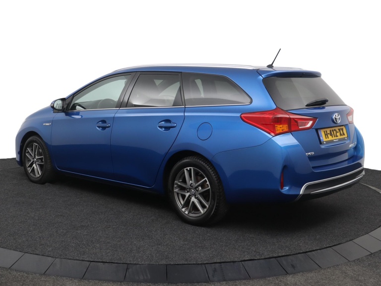 Toyota Auris Touring Sports - 1.8 Hybrid 12
