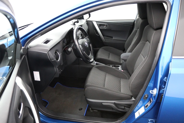 Toyota Auris Touring Sports - 1.8 Hybrid 17