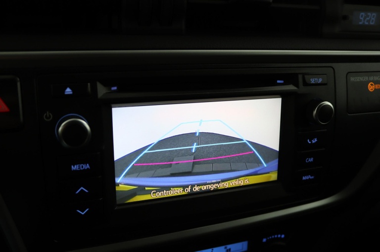 Toyota Auris Touring Sports - 1.8 Hybrid 9