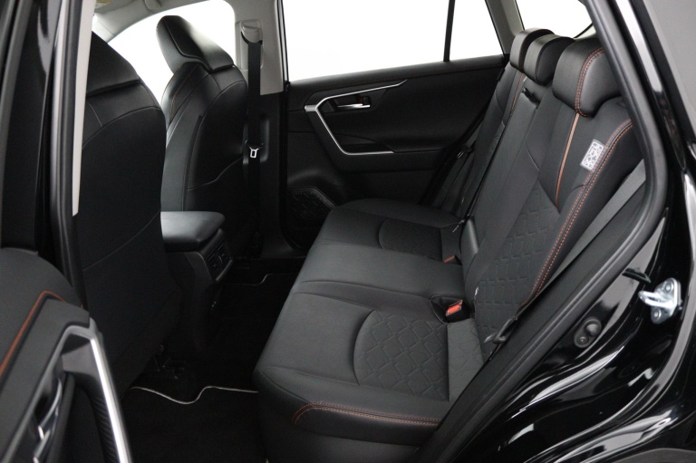 Toyota RAV4 - 2.5 Hybrid AWD 18