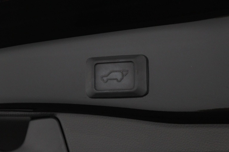 Toyota RAV4 - 2.5 Hybrid AWD 41