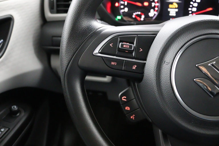 Suzuki Swift - 1.2 Comfort Smart Hybrid 18