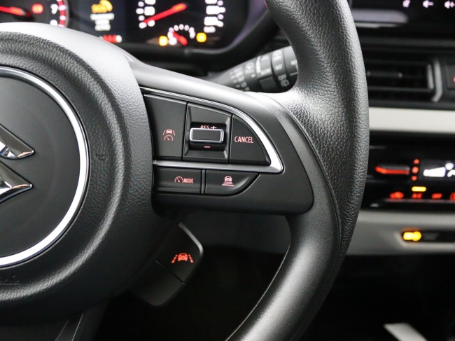 Suzuki Swift - 1.2 Comfort Smart Hybrid