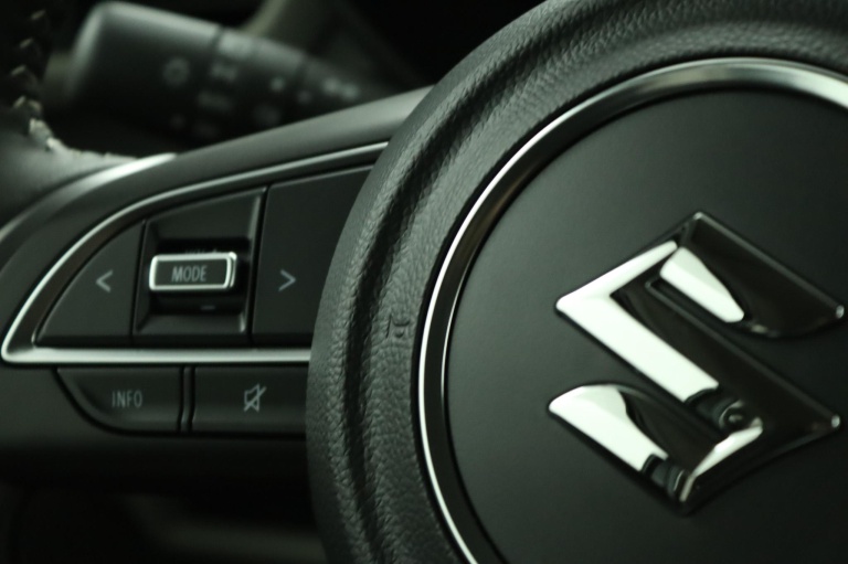 Suzuki Swift - 1.2 Select Smart Hybrid 19