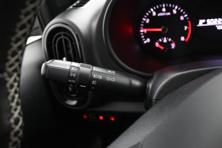 Kia Picanto - 1.0 CVVT Design Edition 16