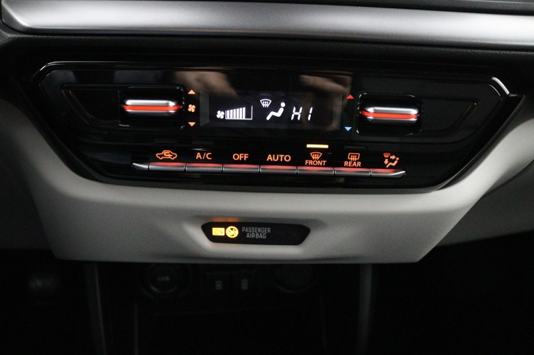 Suzuki Swift - 1.2 Style Smart Hybrid 18