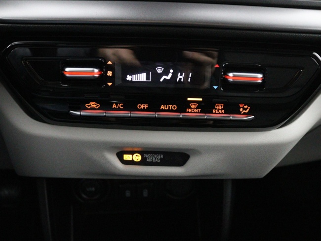 Suzuki Swift - 1.2 Style Smart Hybrid